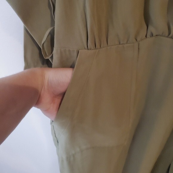 Elizabeth and james olive green soft V-neckline jumpsuit rumper - Picture 10 of 12